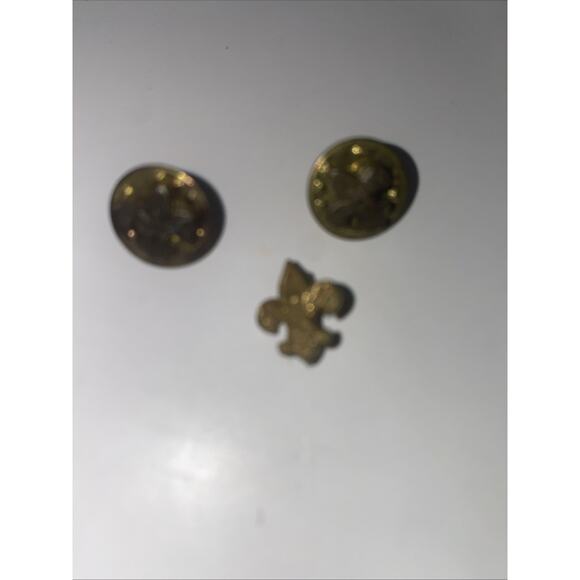BSA Miniature Gold Tone Metal Lapel Pin Fleur-de-lis screw back 2 Pin Back 1 - Picture 1 of 5